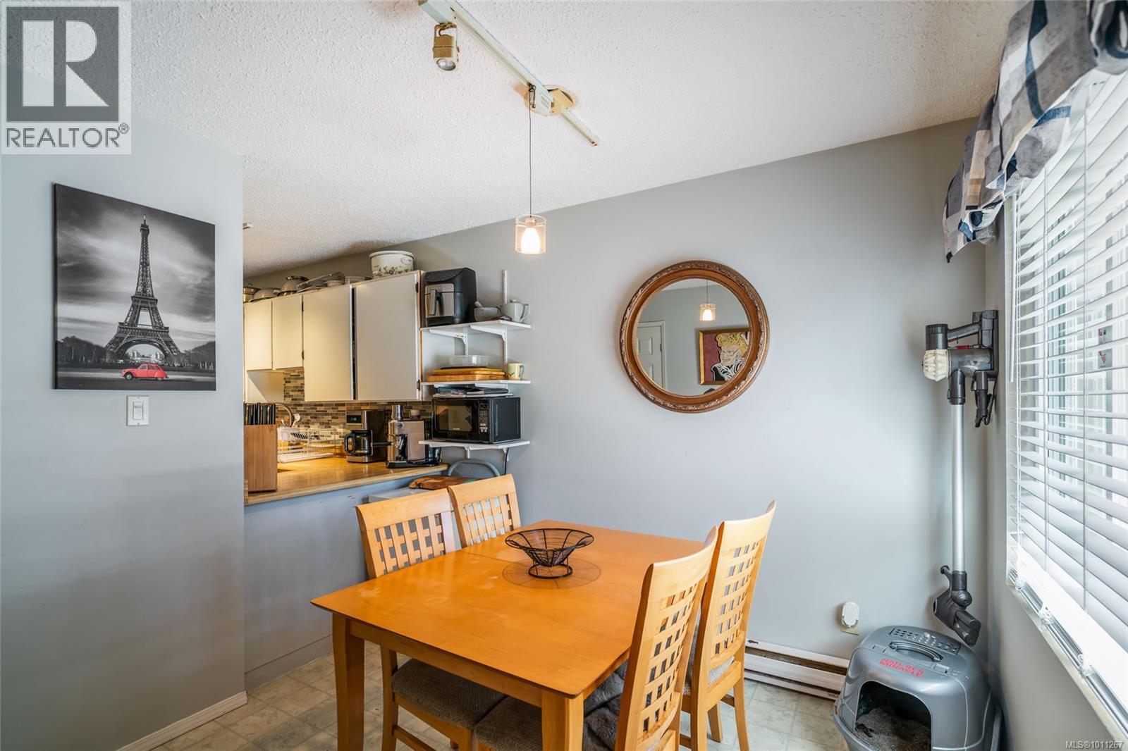 Photo 9 of 52 444 Bruce Ave, Nanaimo BC