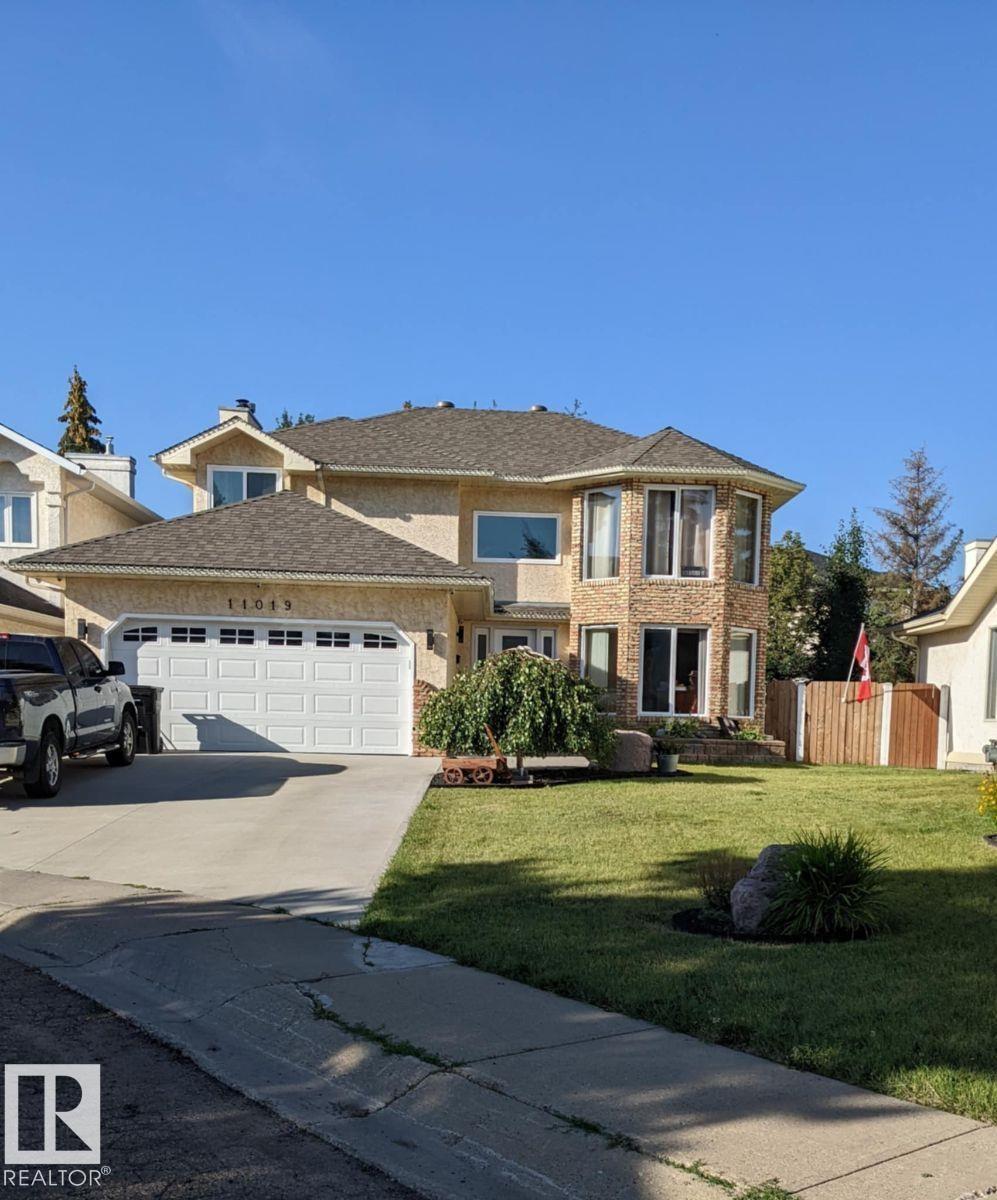 Photo 1 of 11019 10 Av Nw, Edmonton AB