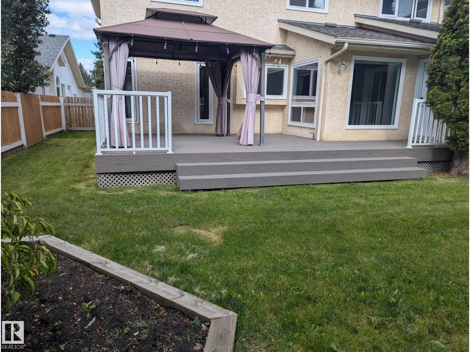 Photo 2 of 11019 10 Av Nw, Edmonton AB