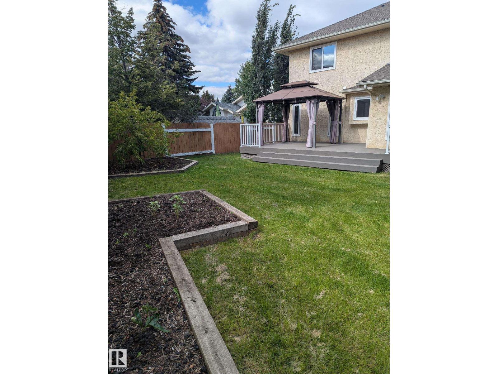Photo 3 of 11019 10 Av Nw, Edmonton AB