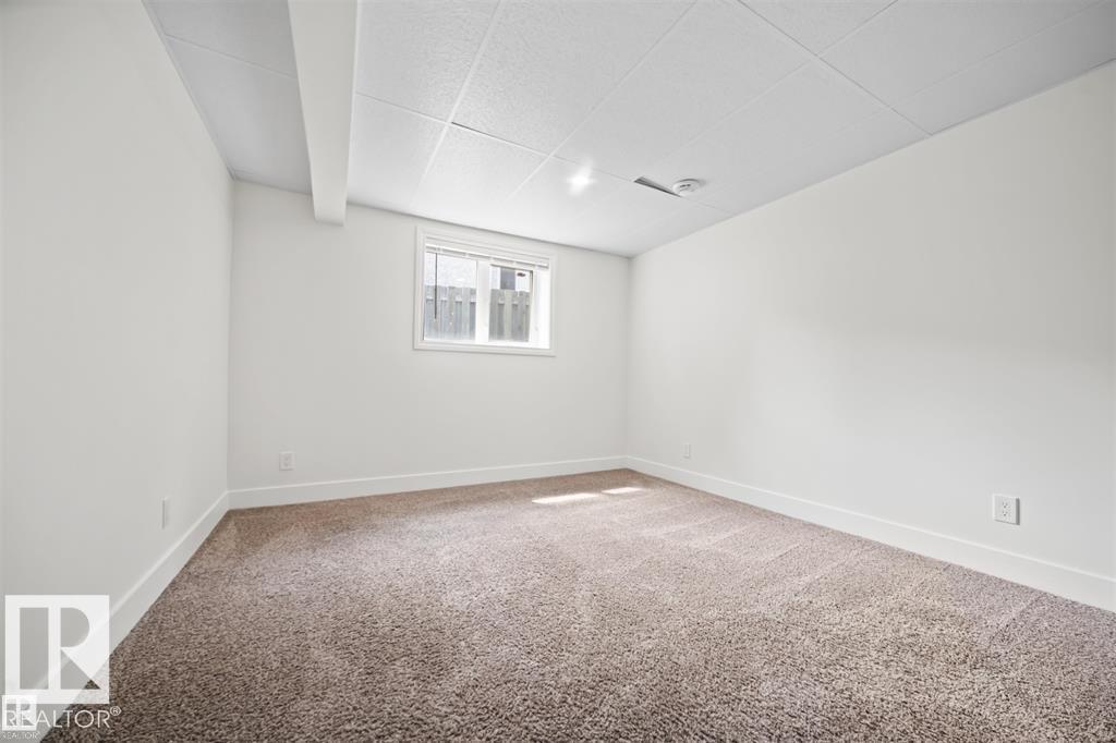 Photo 26 of 2505 38 A St Nw, Edmonton AB