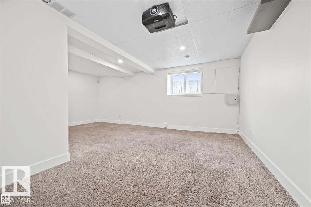 Photo 32 of 2505 38 A St Nw, Edmonton AB