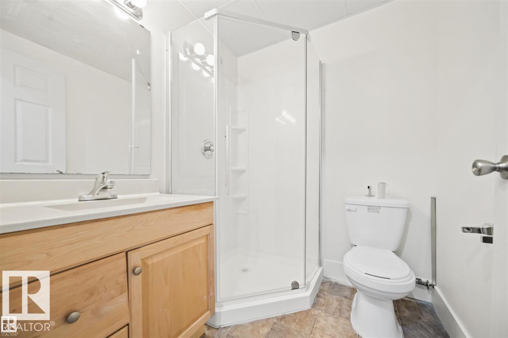 Photo 33 of 2505 38 A St Nw, Edmonton AB