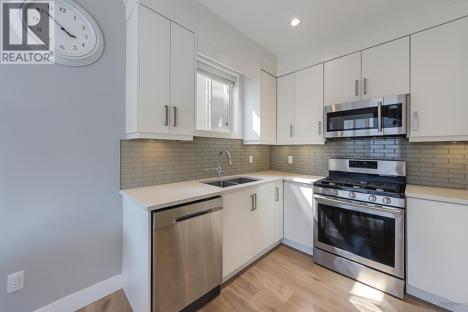 Photo 12 of 5078 Norfolk Street, Burnaby BC