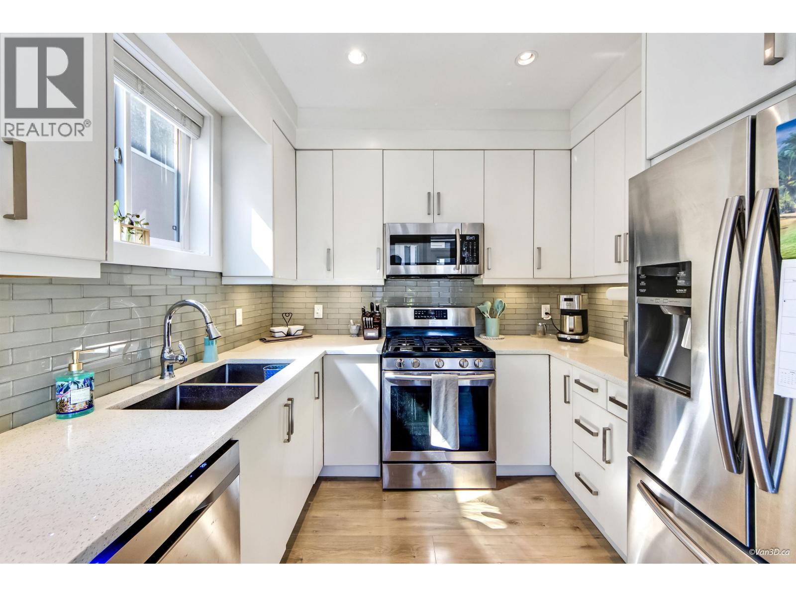 Photo 10 of 5078 Norfolk Street, Burnaby BC