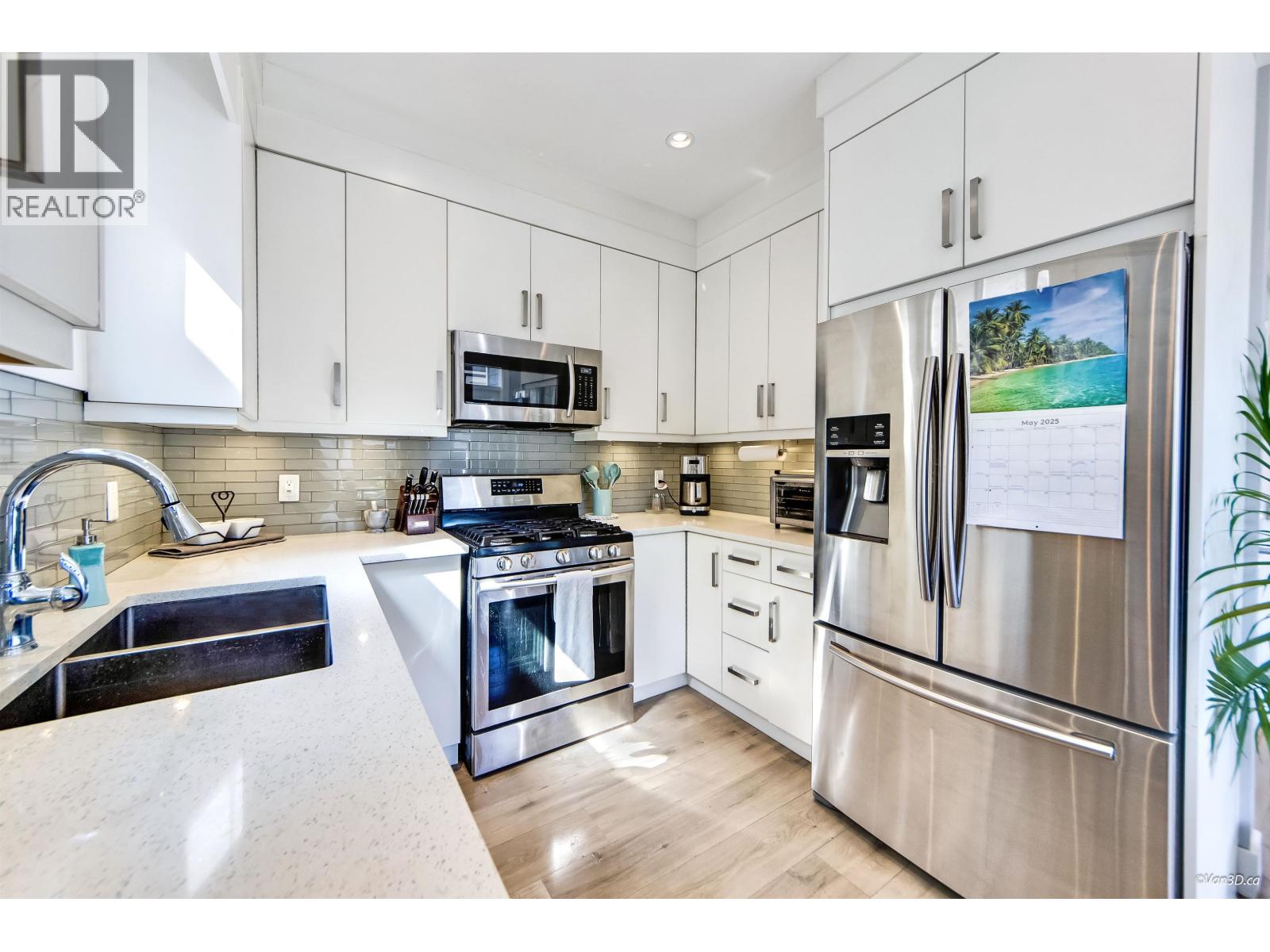 Photo 11 of 5078 Norfolk Street, Burnaby BC