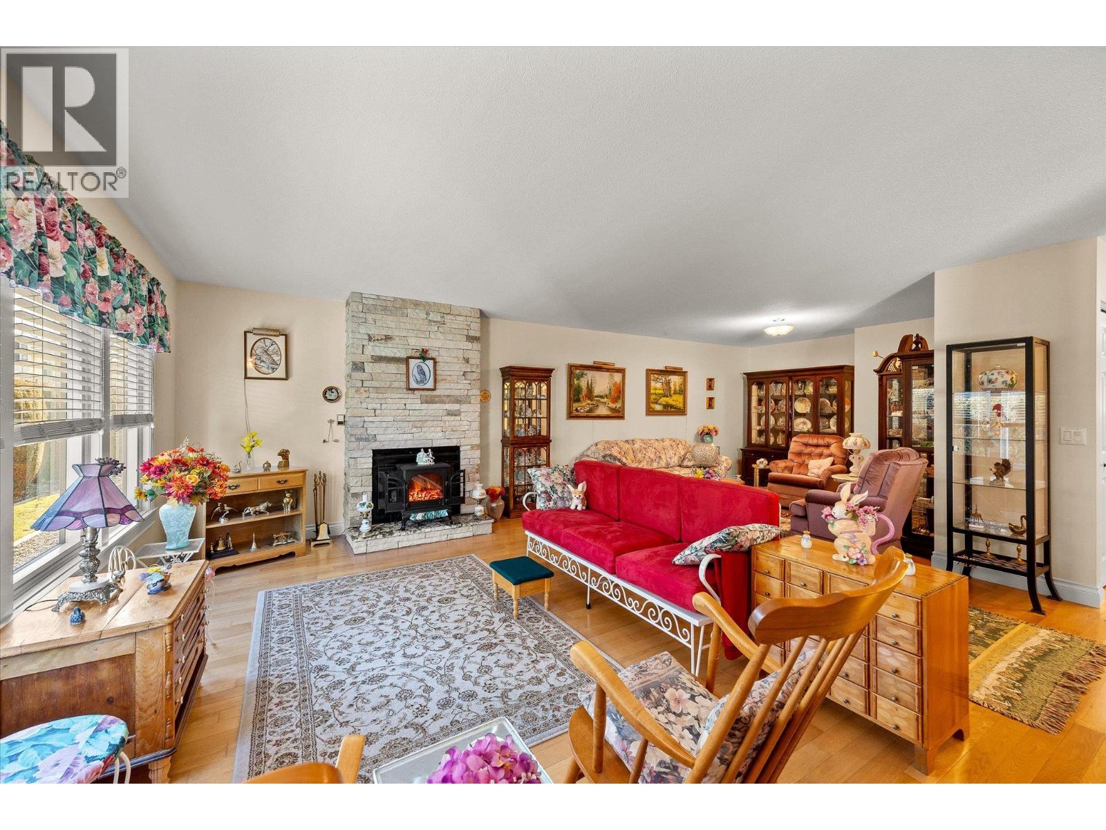 5 1209 Brookside Avenue, Kelowna