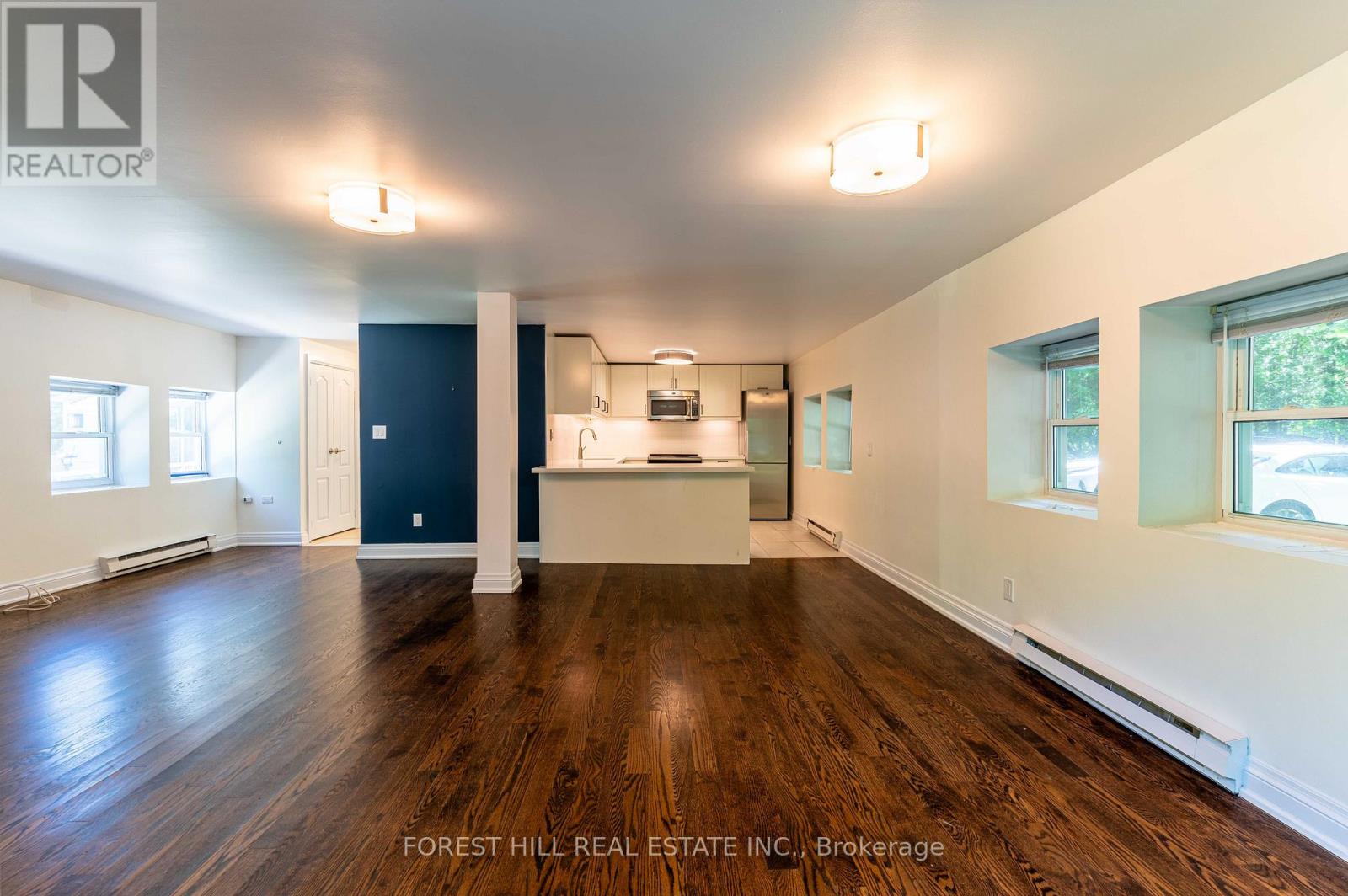 Photo 12 of 1207 Lorne Park Coachhous Road, Mississauga ON