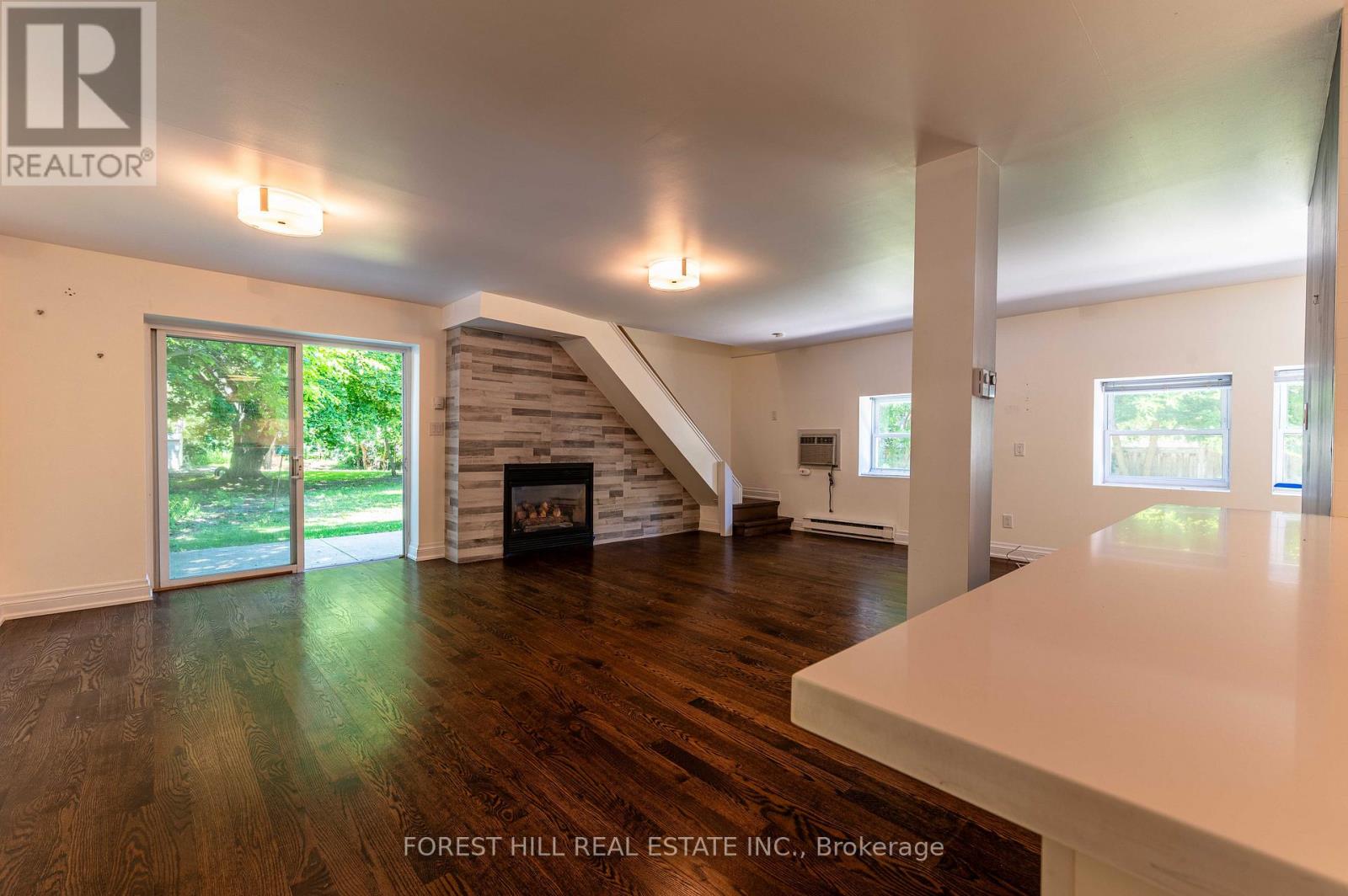 Photo 16 of 1207 Lorne Park Coachhous Road, Mississauga ON