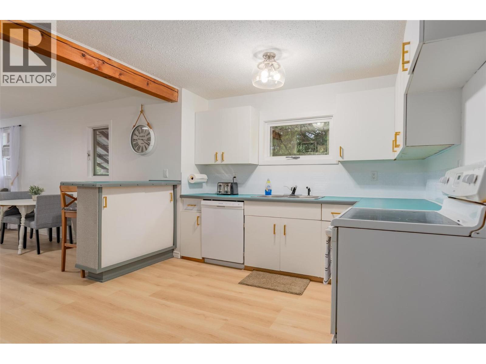 2697 OSACHOFF Road, South Slocan