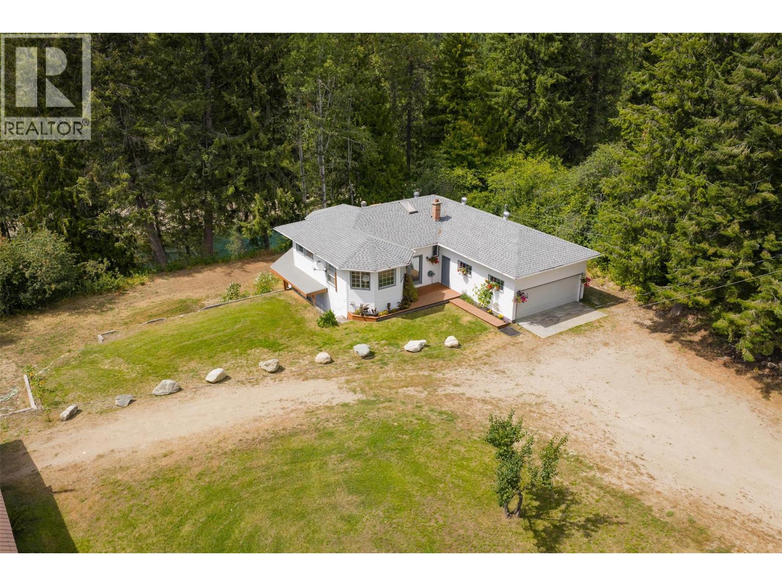 2697 OSACHOFF Road, South Slocan