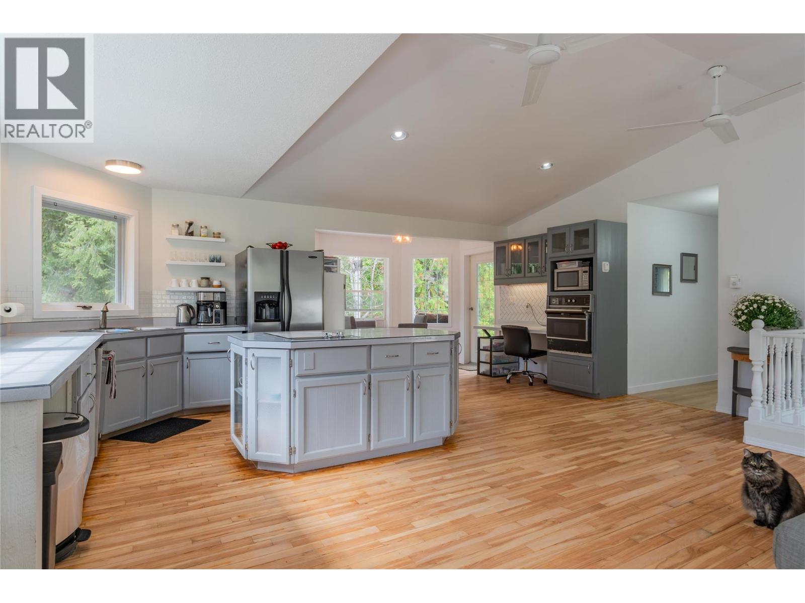 2697 OSACHOFF Road, South Slocan