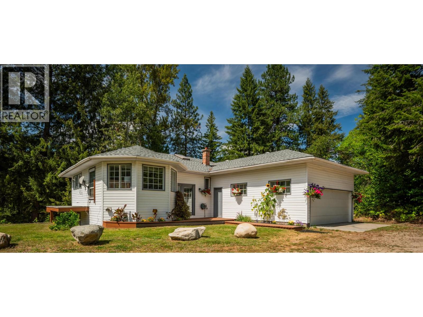 2697 OSACHOFF Road, South Slocan