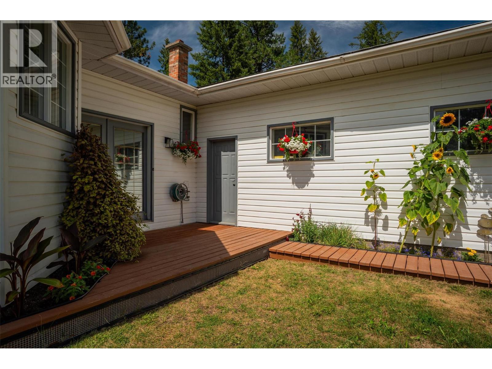 2697 OSACHOFF Road, South Slocan