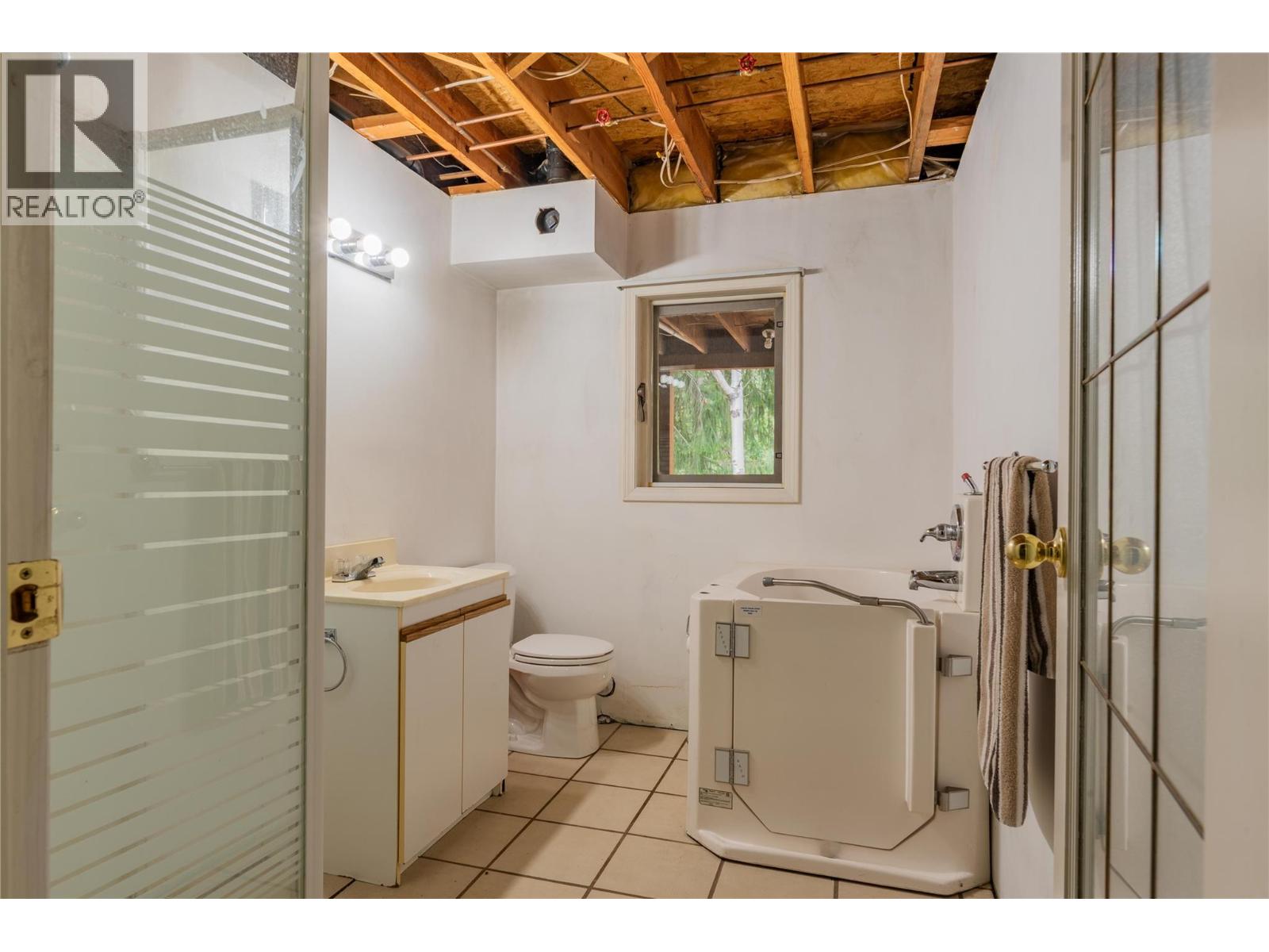 2697 OSACHOFF Road, South Slocan