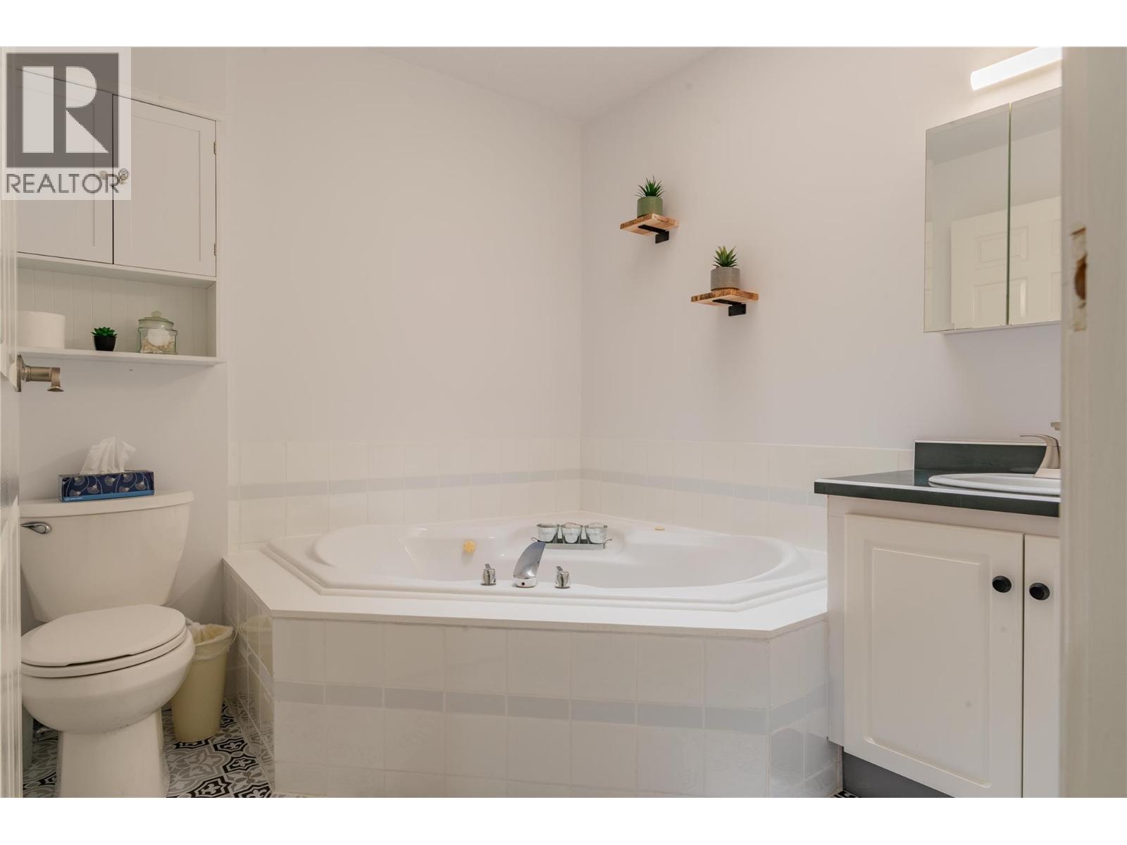 2697 OSACHOFF Road, South Slocan