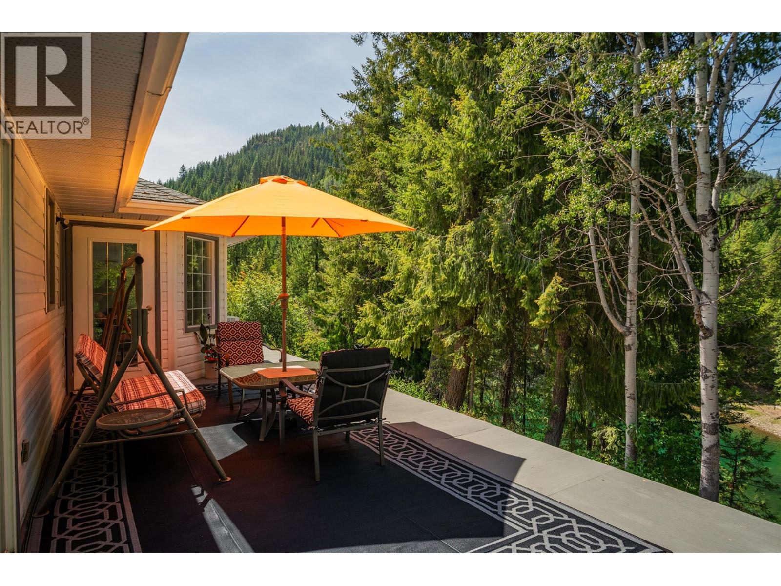 2697 OSACHOFF Road, South Slocan