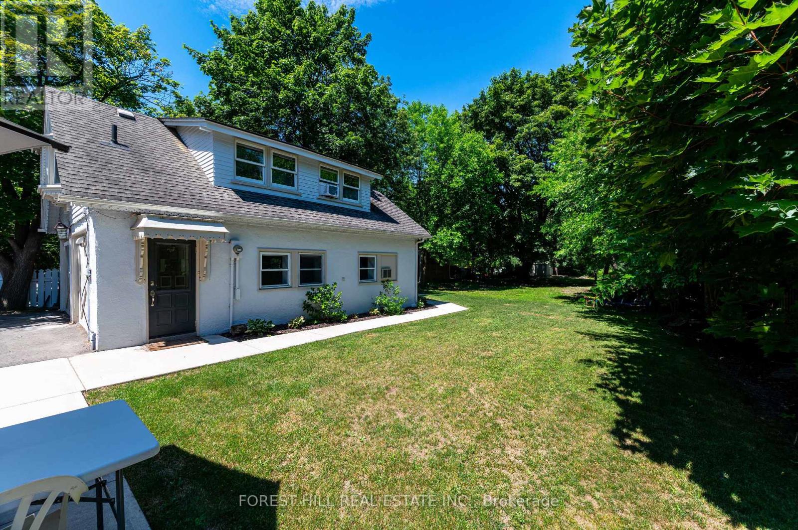 Photo 4 of 1207 Lorne Park Coachhous Road, Mississauga ON