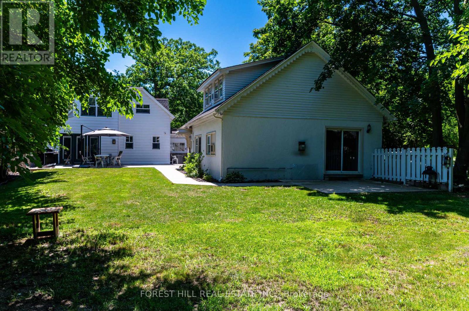 Photo 6 of 1207 Lorne Park Coachhous Road, Mississauga ON