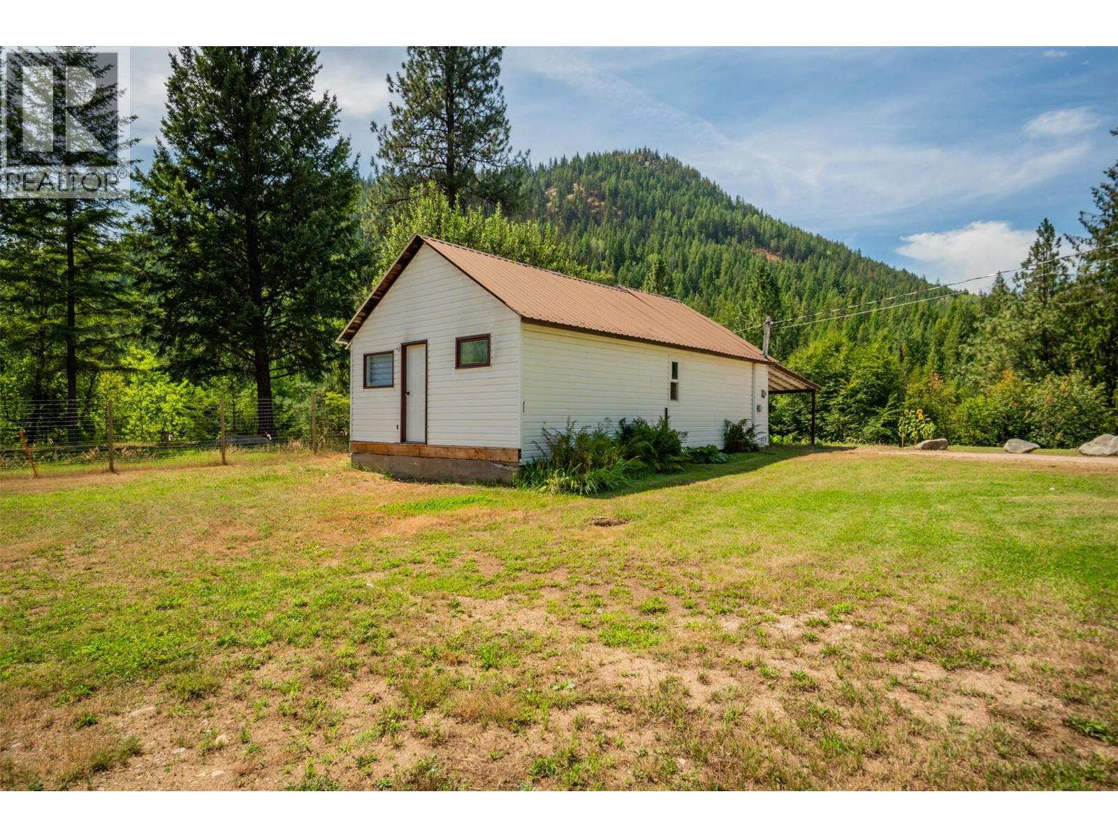 2697 OSACHOFF Road, South Slocan