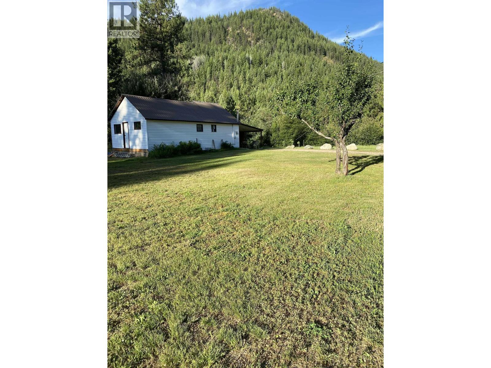 2697 OSACHOFF Road, South Slocan