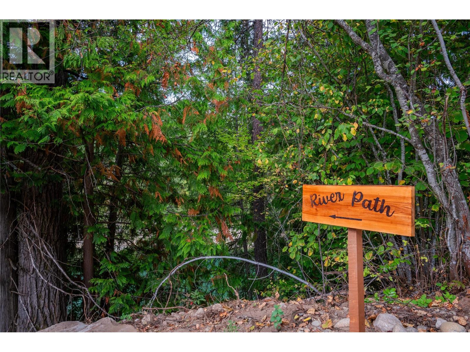 2697 OSACHOFF Road, South Slocan