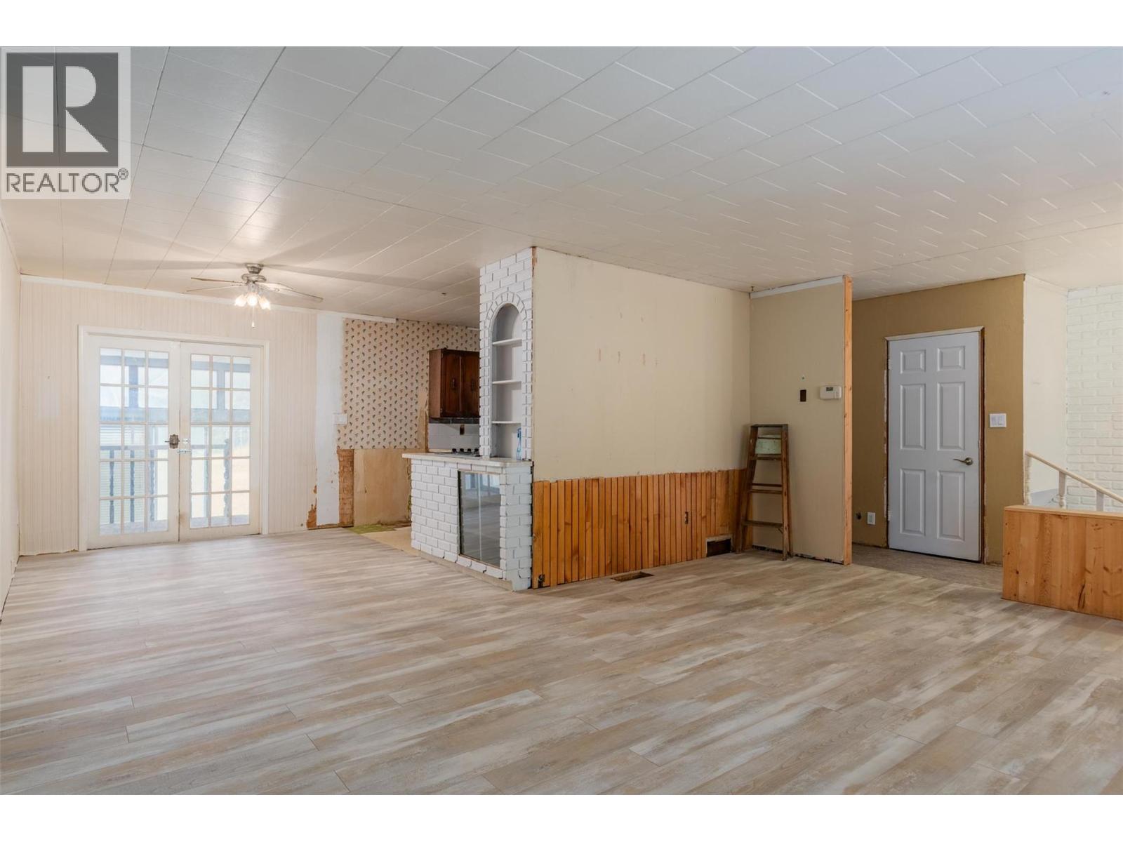 2697 OSACHOFF Road, South Slocan