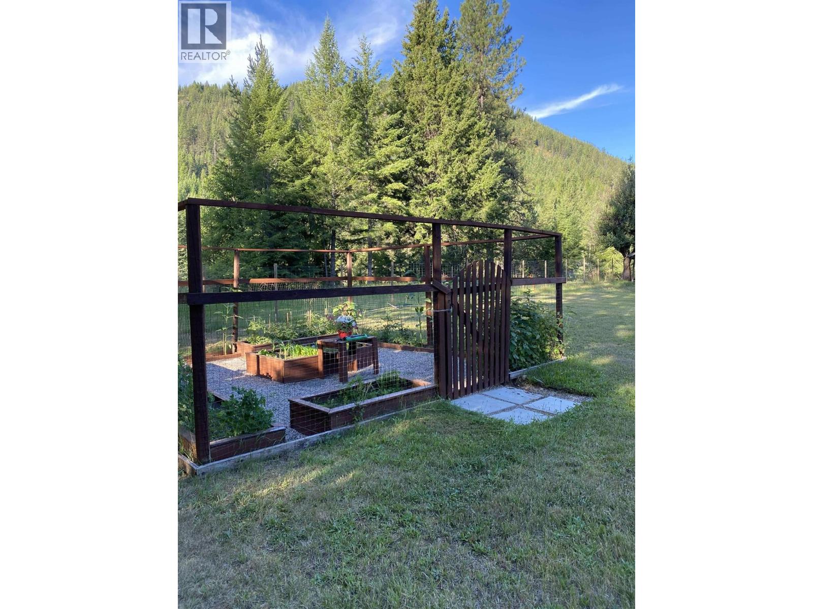 2697 OSACHOFF Road, South Slocan