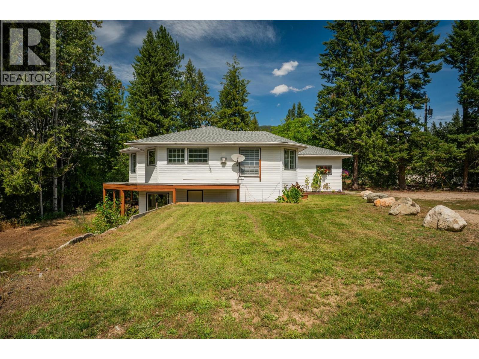 2697 OSACHOFF Road, South Slocan