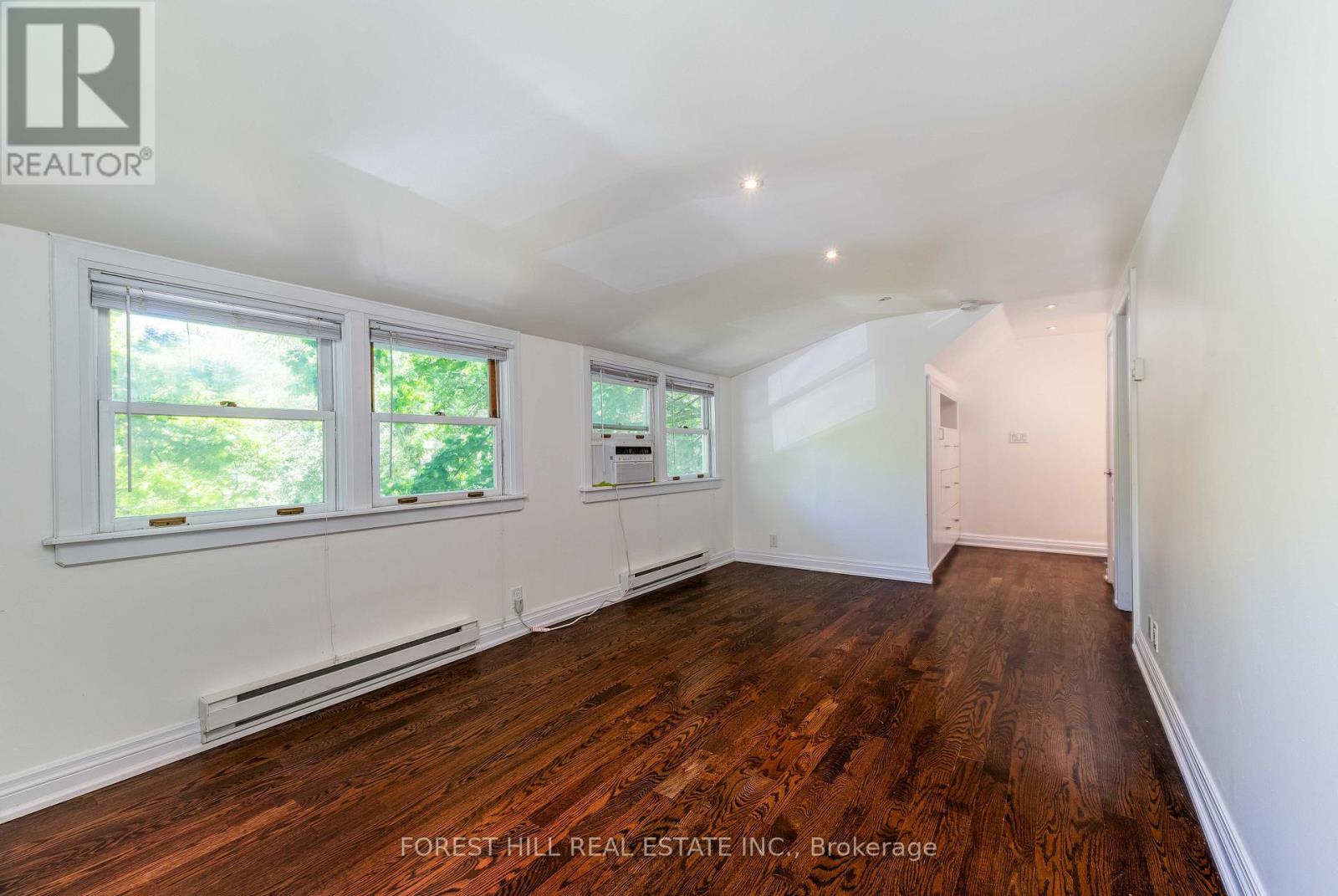 Photo 23 of 1207 Lorne Park Coachhous Road, Mississauga ON