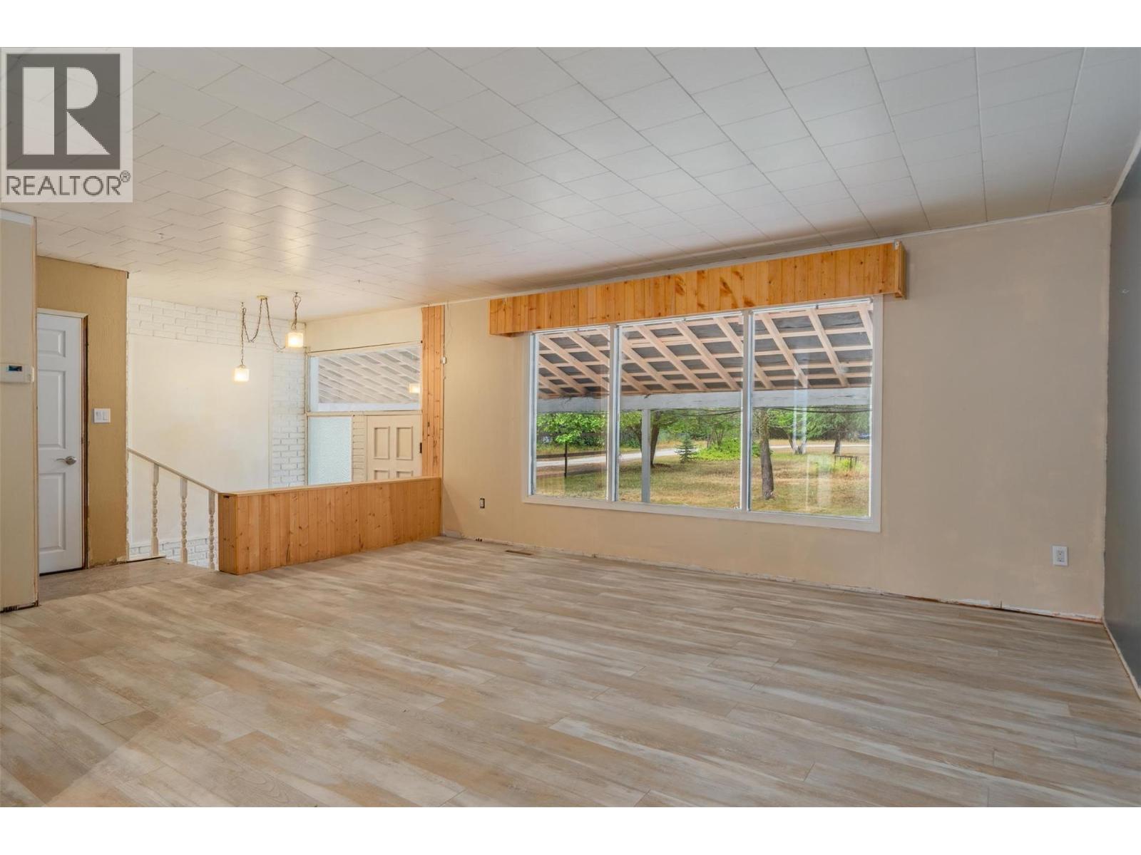 2697 OSACHOFF Road, South Slocan