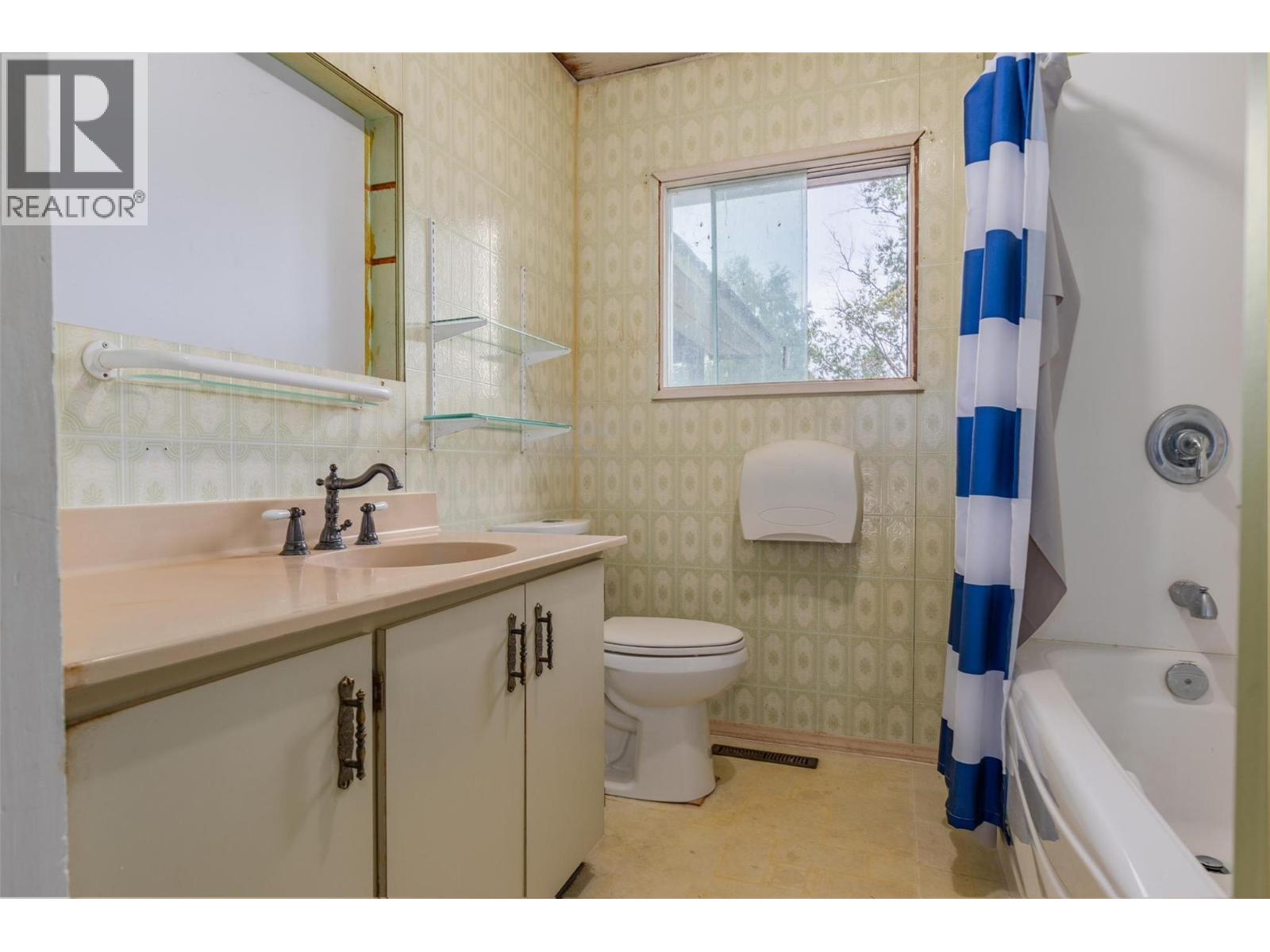2697 OSACHOFF Road, South Slocan