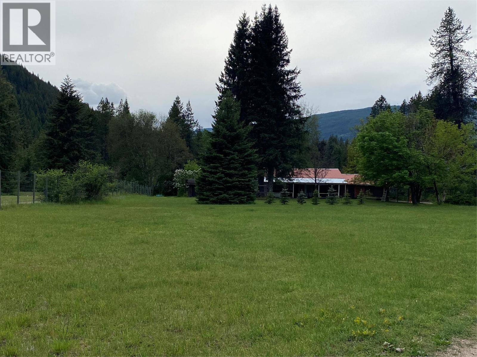 2697 OSACHOFF Road, South Slocan