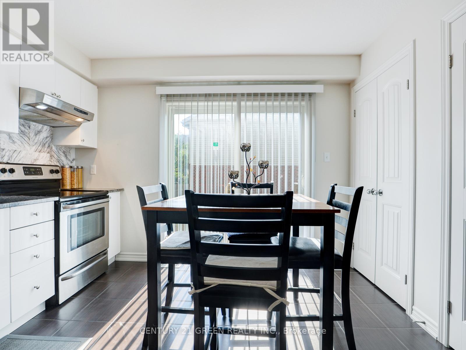 Photo 11 of 11 12 Poplar Drive, Cambridge ON