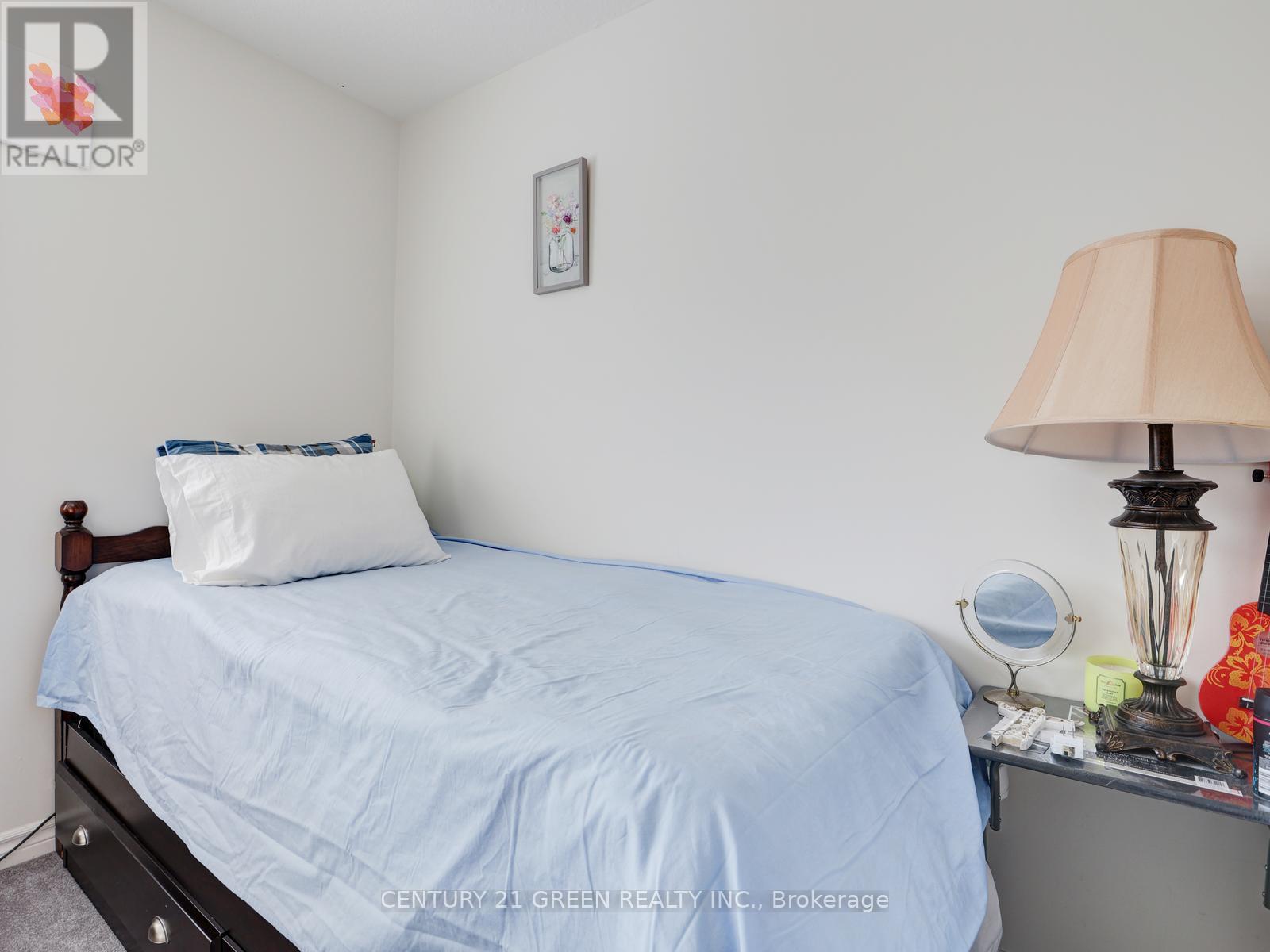 Photo 33 of 11 12 Poplar Drive, Cambridge ON