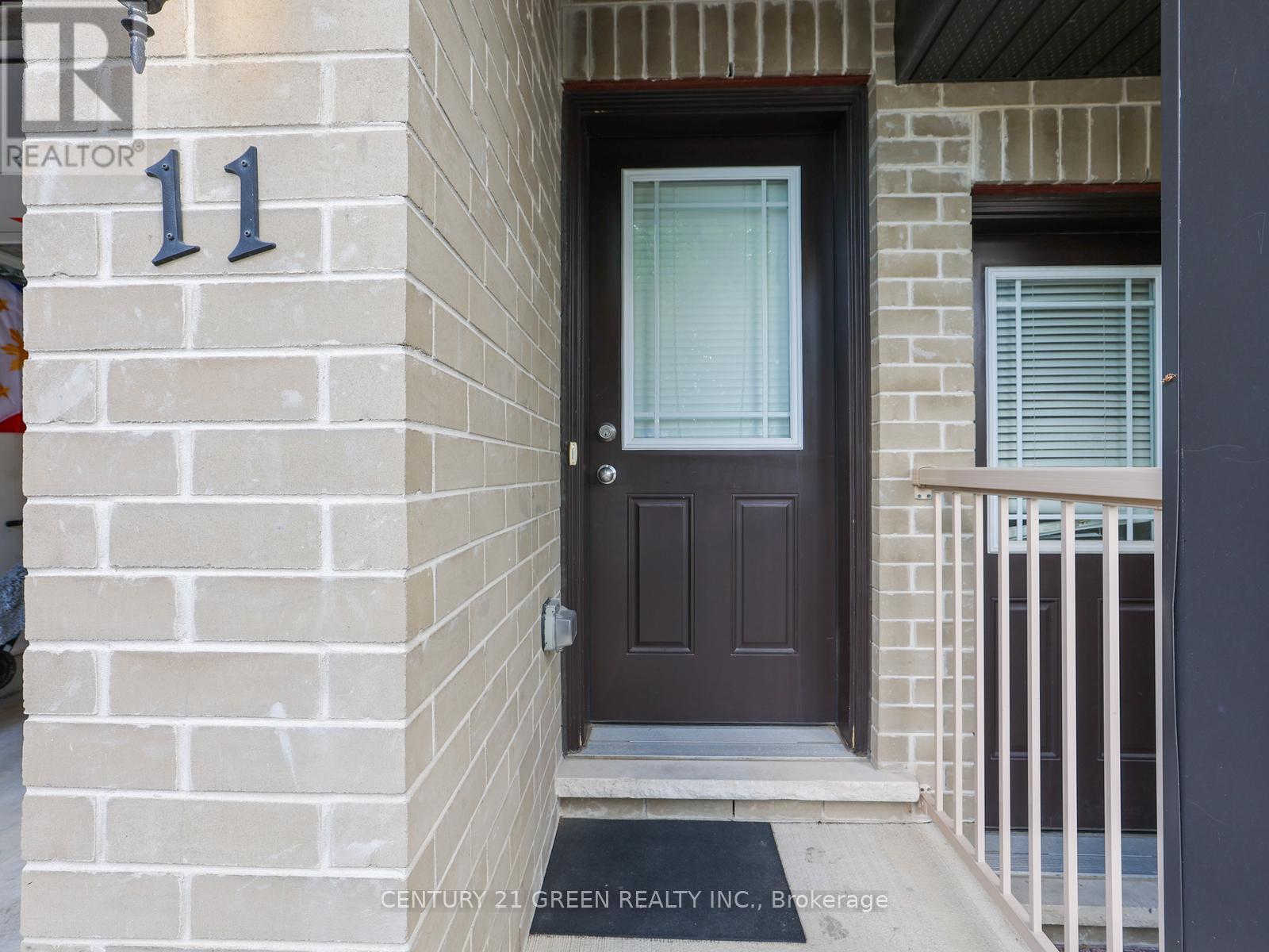 Photo 7 of 11 12 Poplar Drive, Cambridge ON