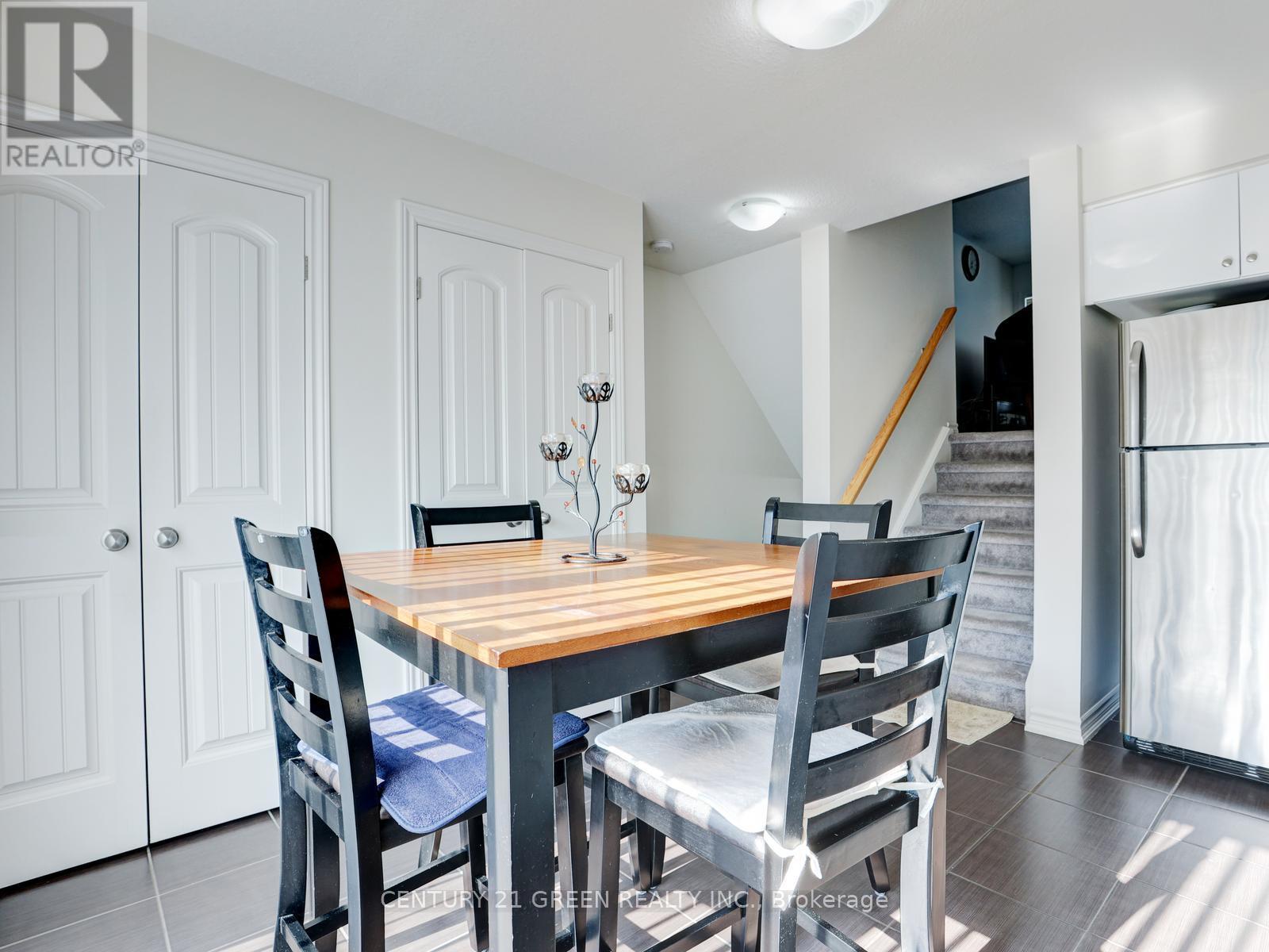 Photo 14 of 11 12 Poplar Drive, Cambridge ON