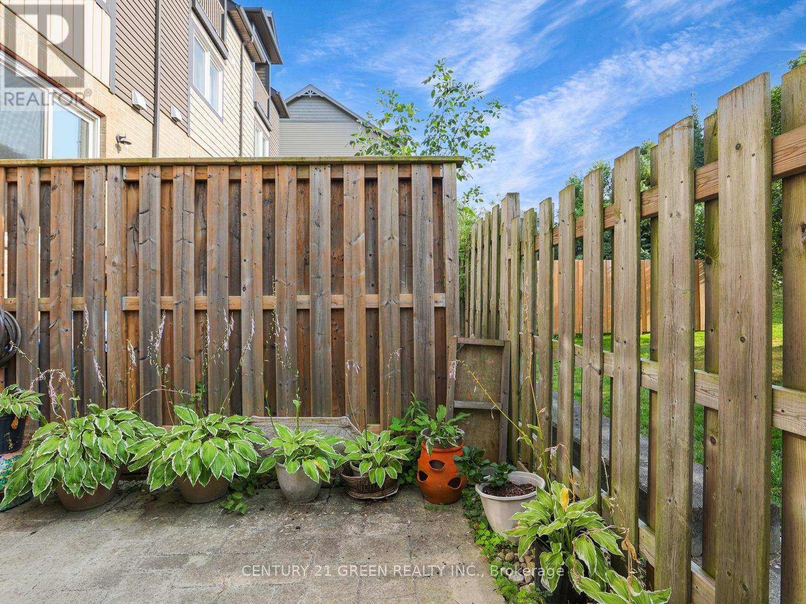 Photo 18 of 11 12 Poplar Drive, Cambridge ON
