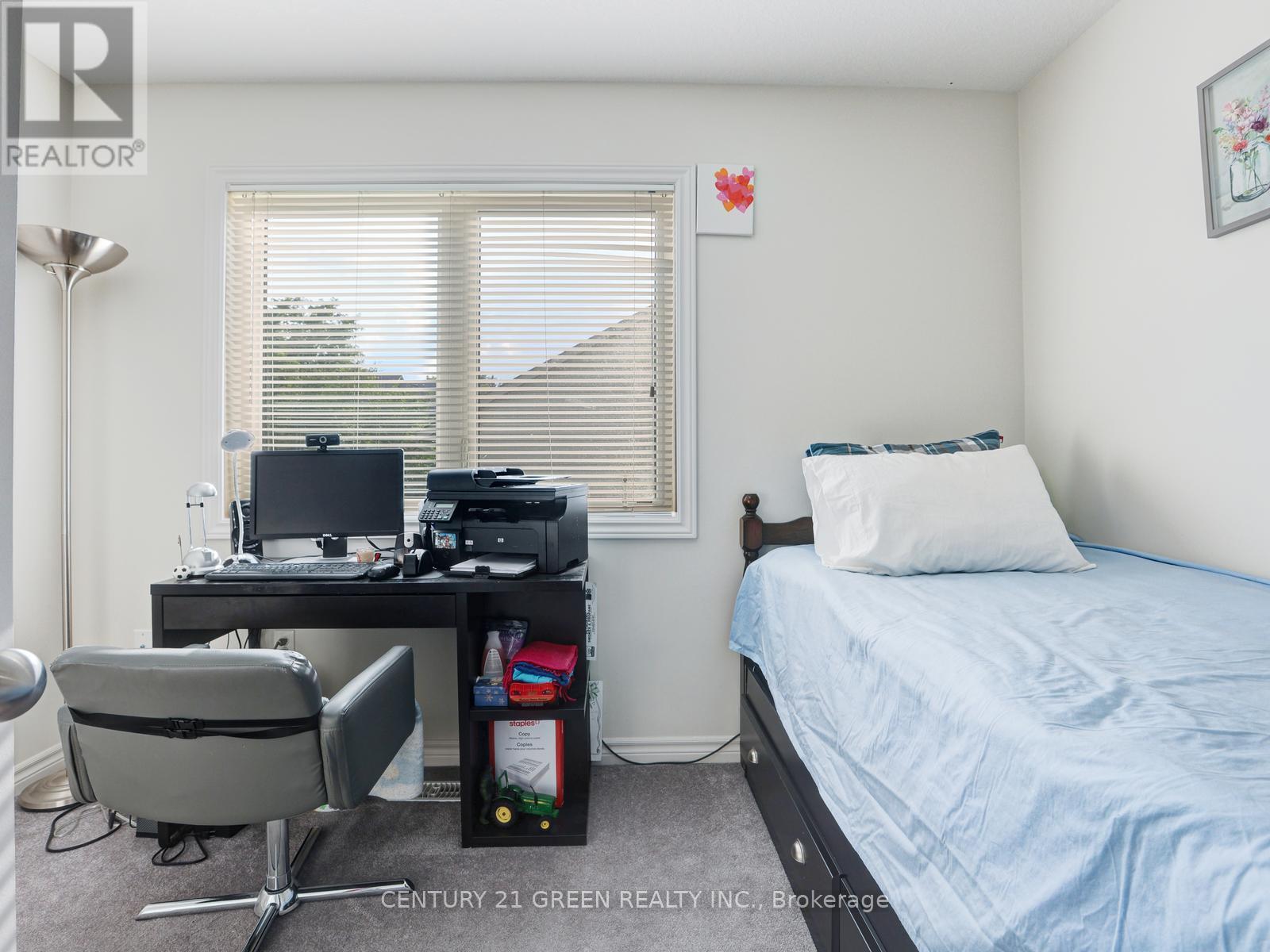 Photo 34 of 11 12 Poplar Drive, Cambridge ON