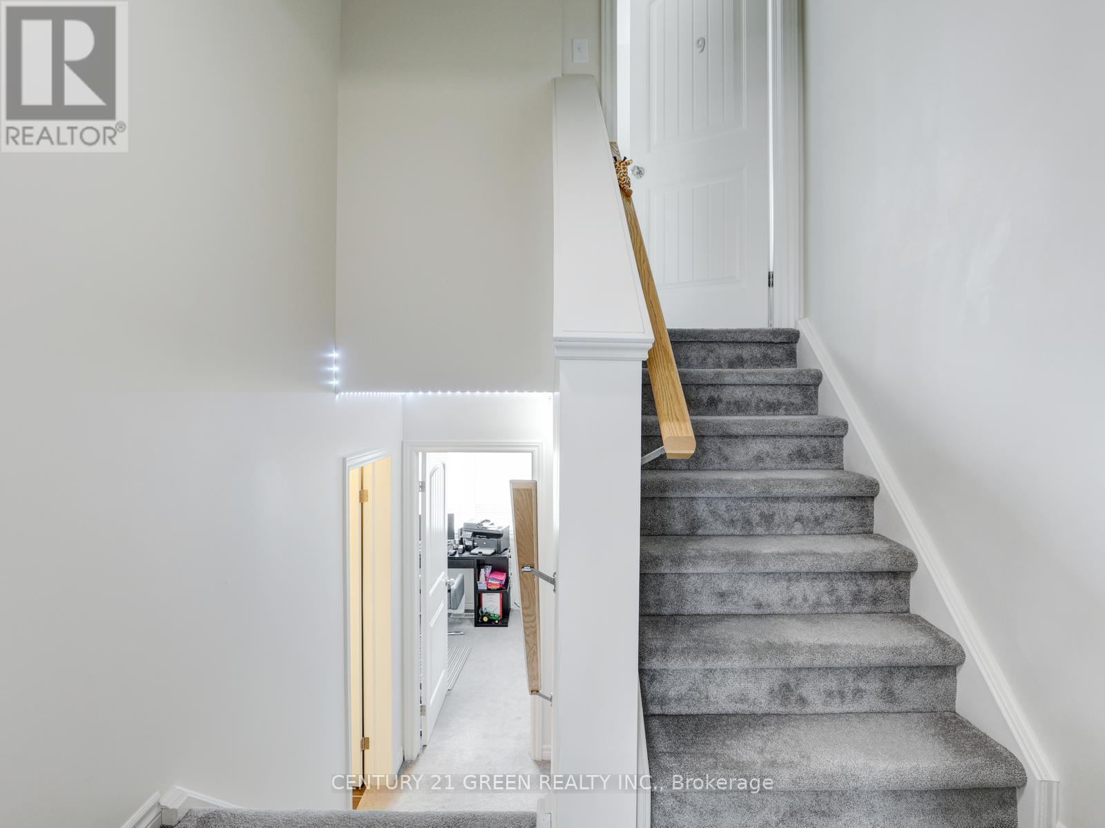 Photo 44 of 11 12 Poplar Drive, Cambridge ON