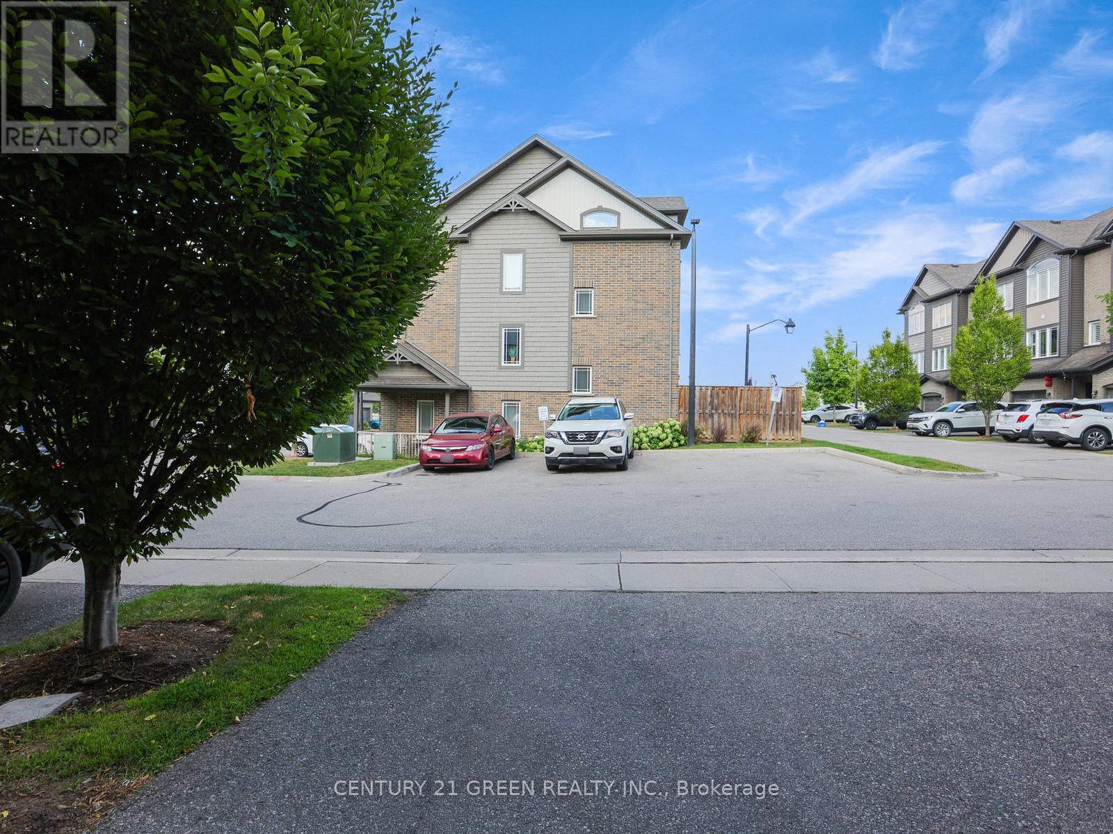 Photo 6 of 11 12 Poplar Drive, Cambridge ON