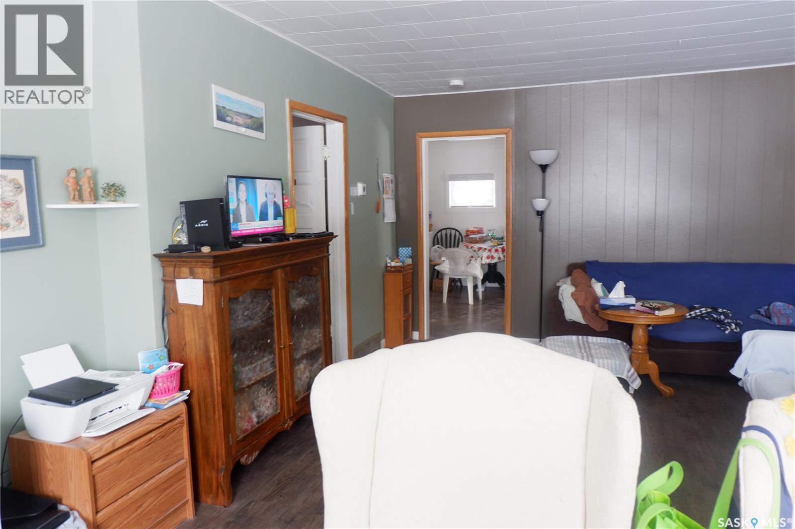 Photo 7 of 110 Railway Avenue E, Eyebrow SK