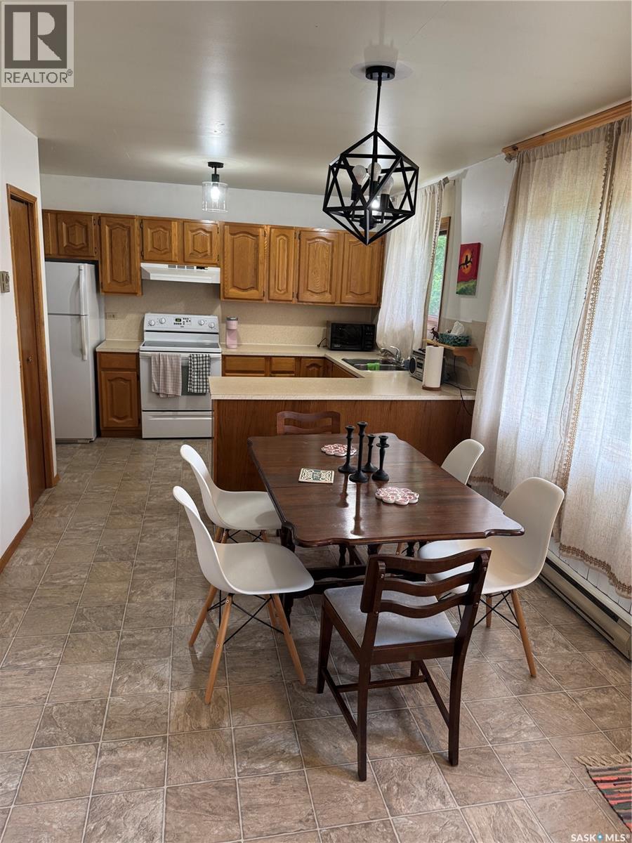 Photo 4 of 808 Potter Crescent, Good Spirit Lake SK