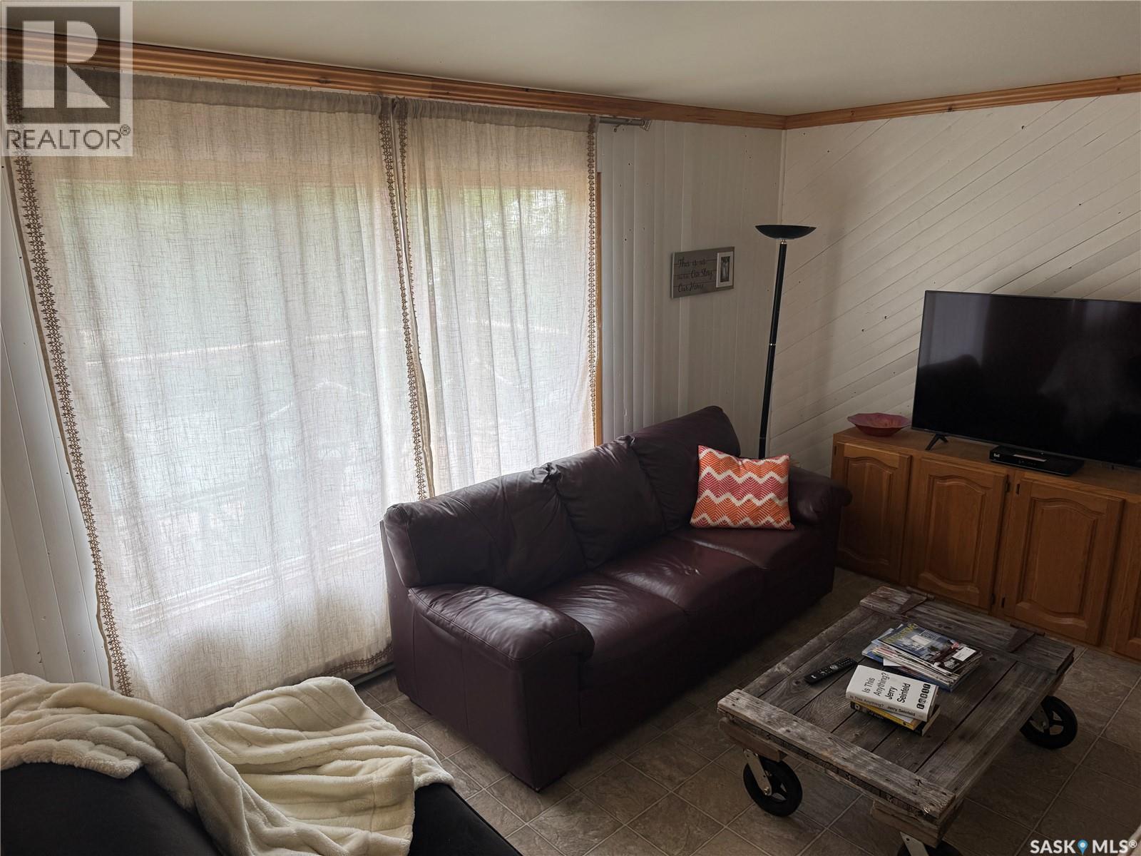 Photo 7 of 808 Potter Crescent, Good Spirit Lake SK