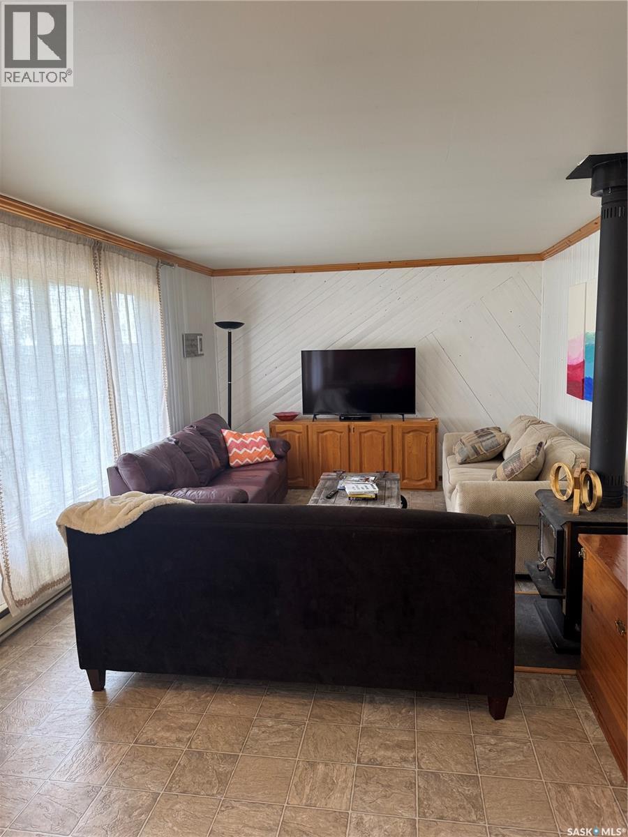Photo 9 of 808 Potter Crescent, Good Spirit Lake SK