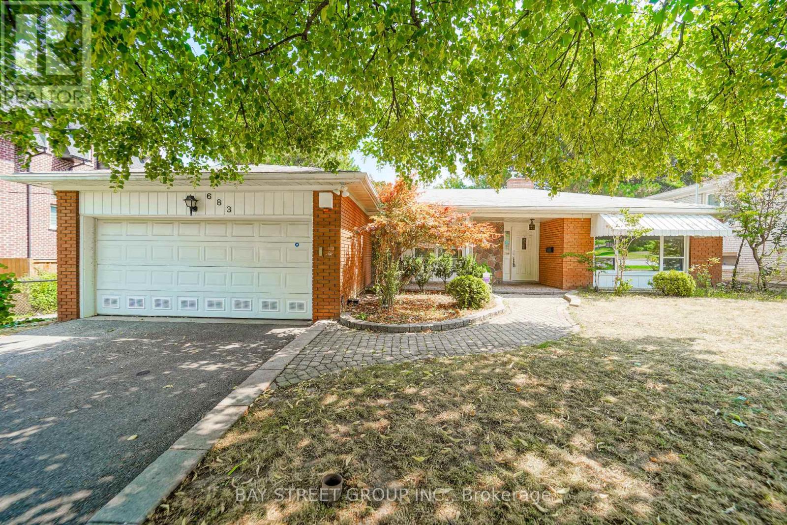 Photo 2 of 683 Conacher Drive, Toronto ON