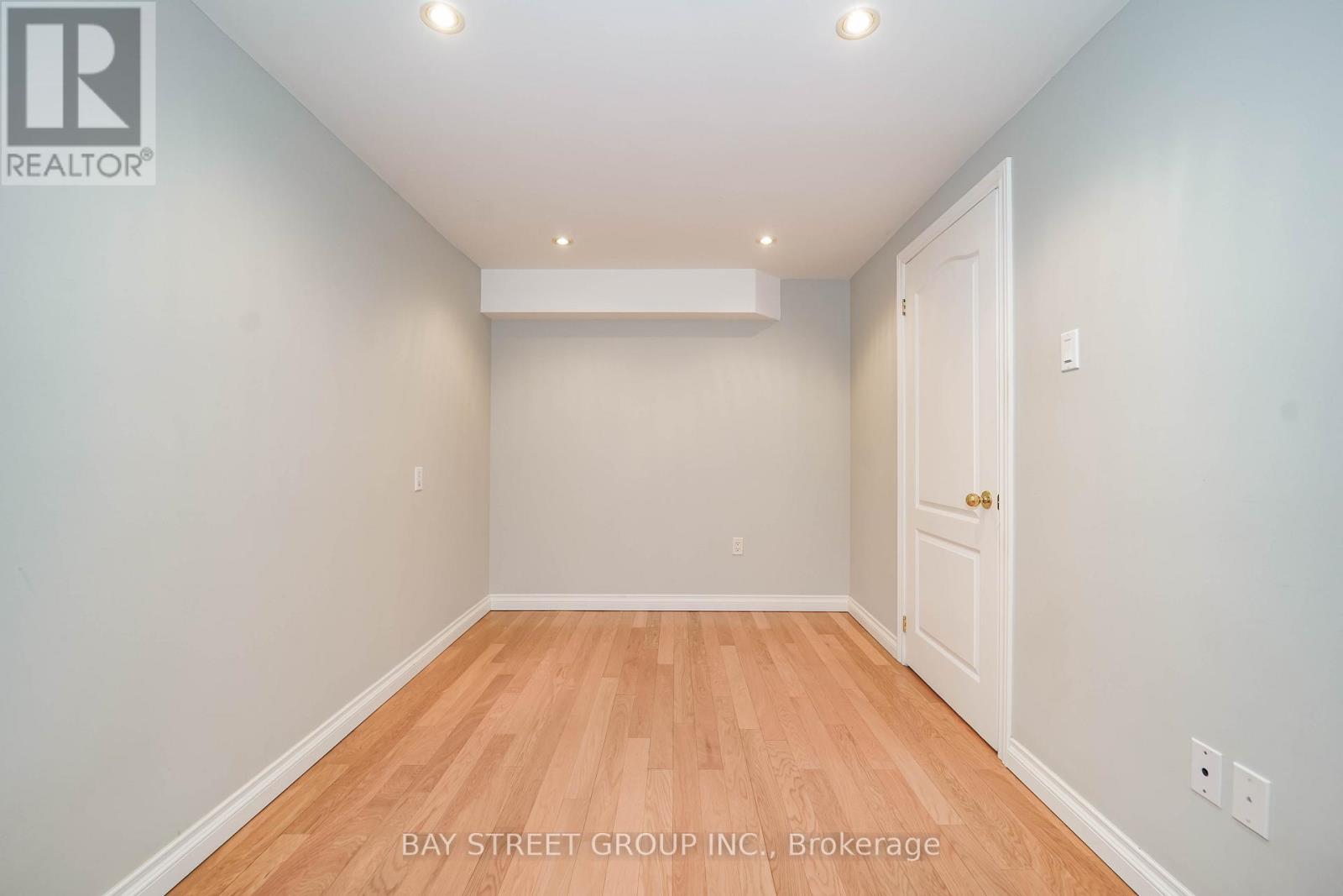 Photo 35 of 683 Conacher Drive, Toronto ON