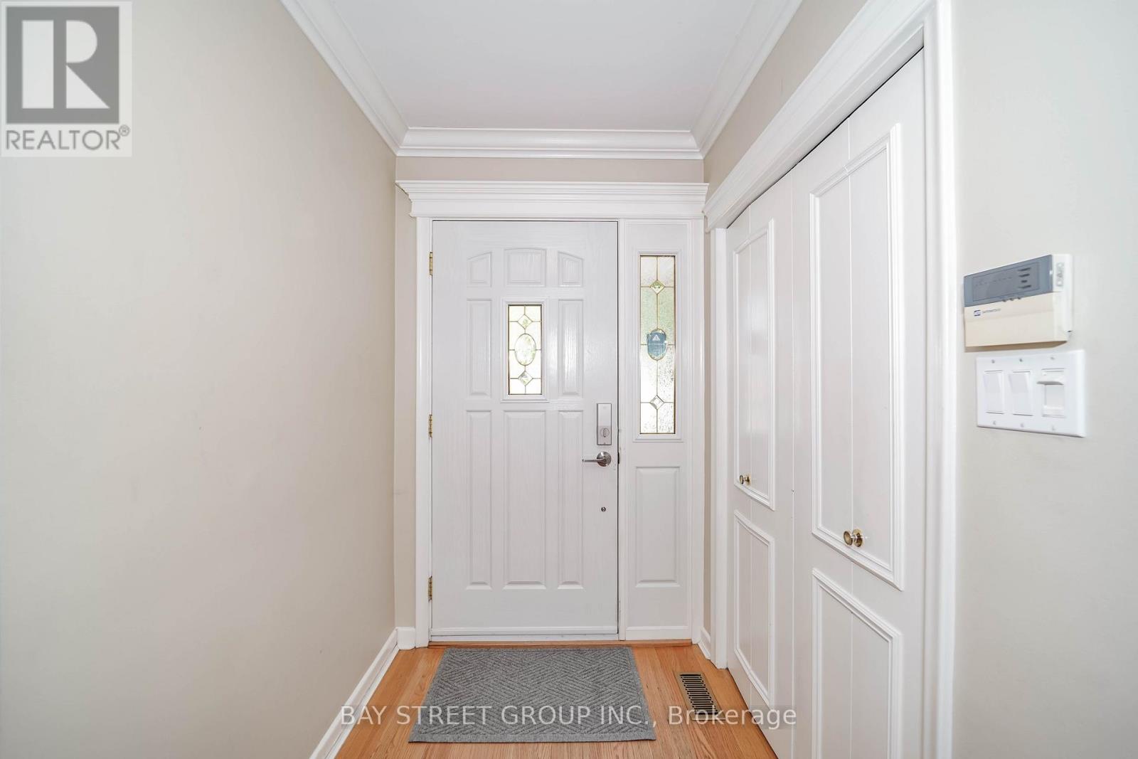 Photo 4 of 683 Conacher Drive, Toronto ON