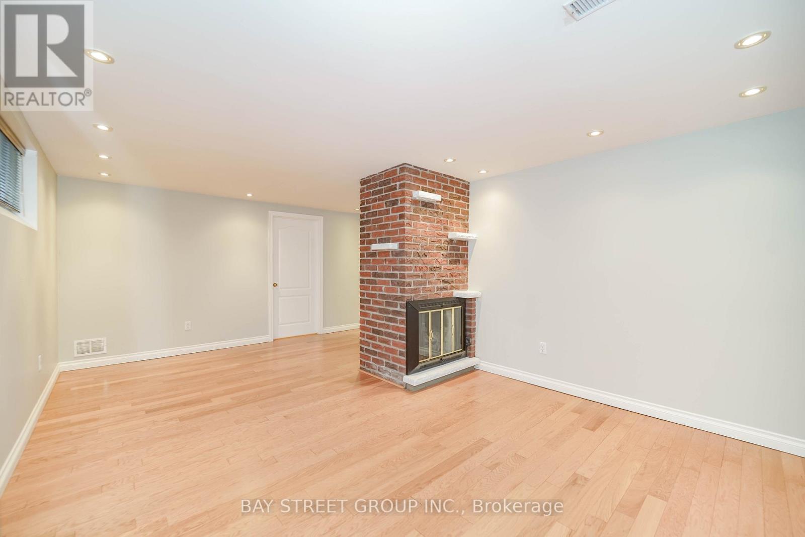 Photo 43 of 683 Conacher Drive, Toronto ON
