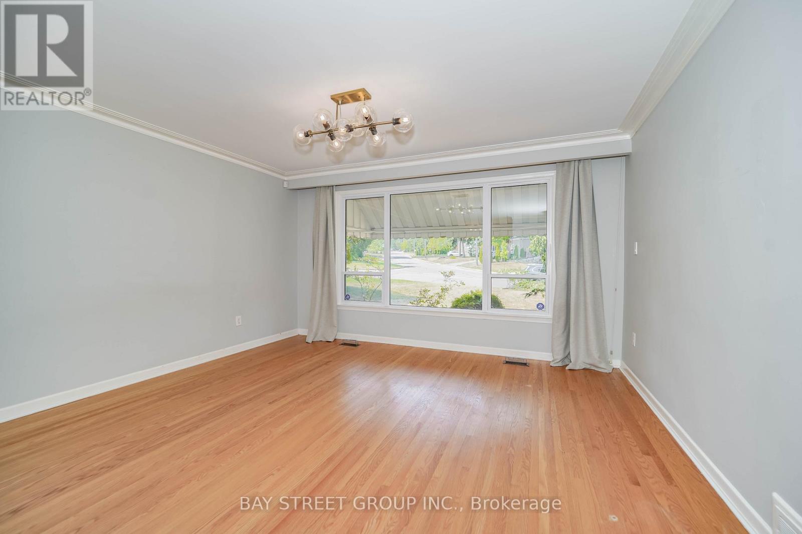 Photo 5 of 683 Conacher Drive, Toronto ON